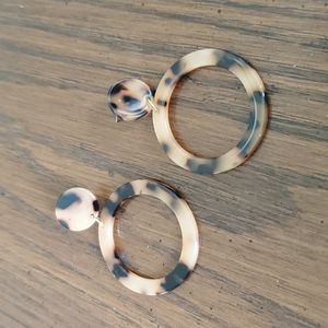 Leopard Animal Print Acrylic Dangle Drop Earrings 2 In NEW